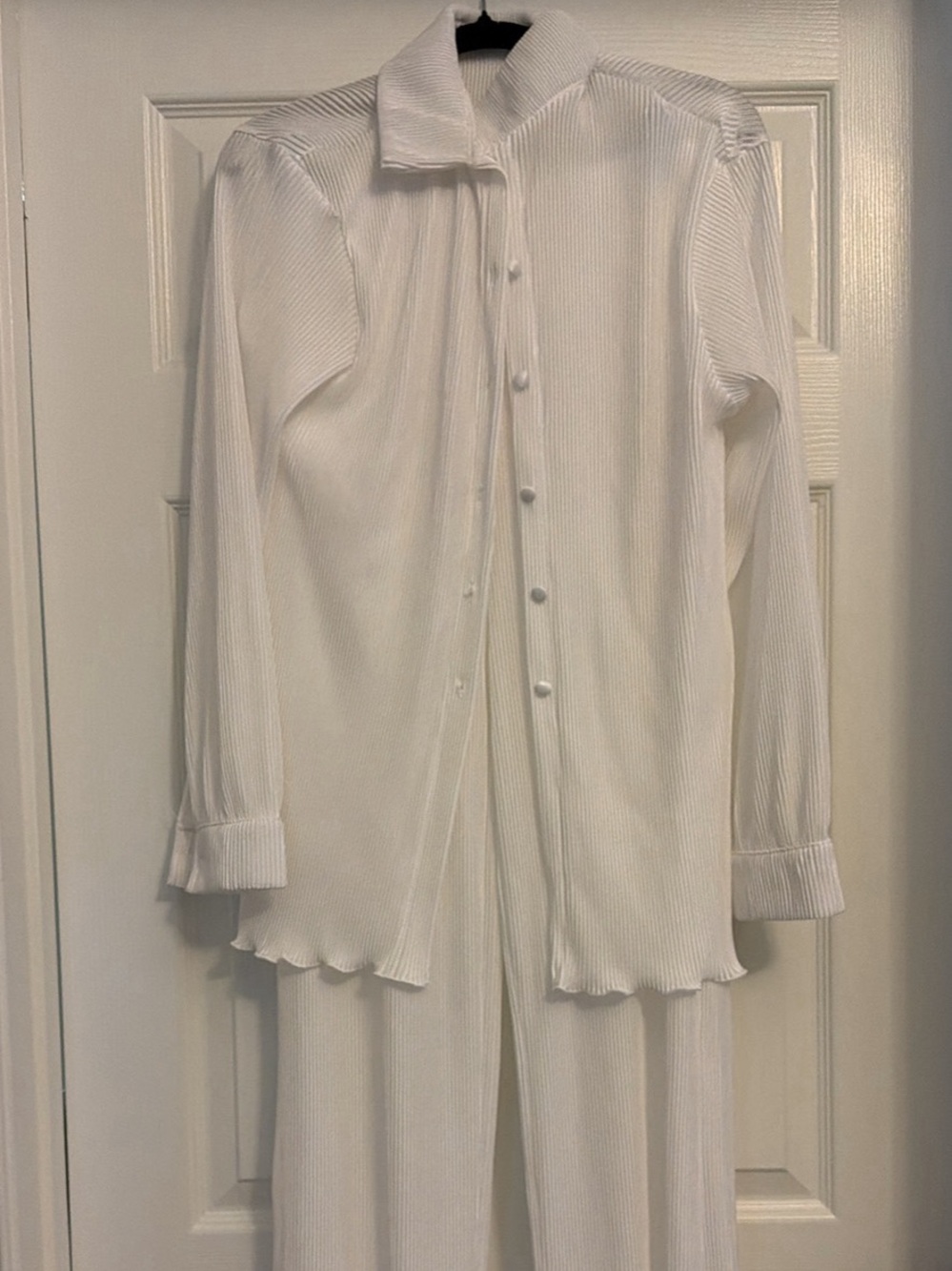 Women’s White Ribbed Button-Front Jumpsuit Set